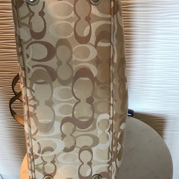 Coach gold diaper bag with “C” pattern - Picture 6 of 7